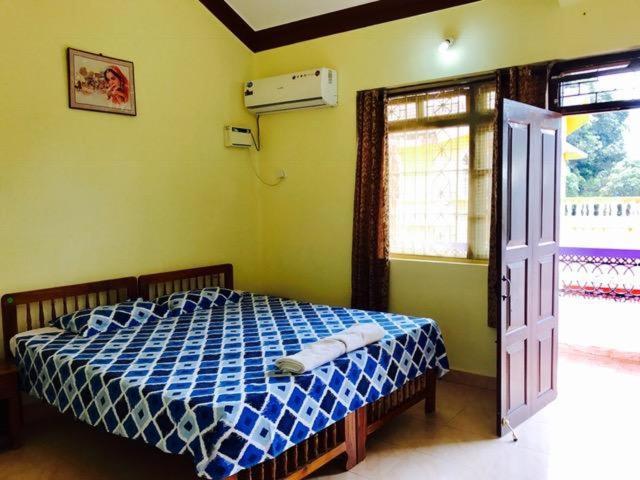 Lobo'S Guesthouse Cavelossim Bagian luar foto